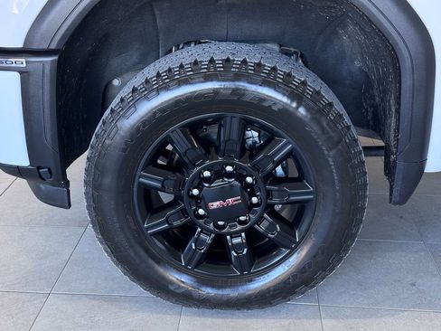 Certified 2025 GMC Sierra 2500 AT4 AWD/4WD image 4