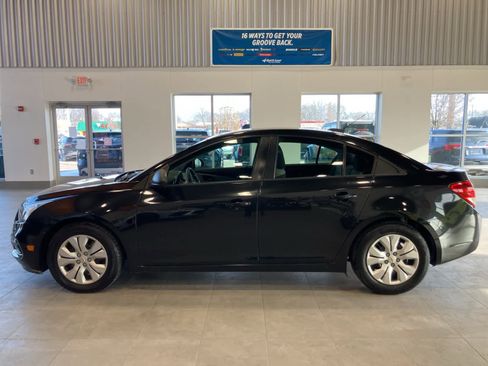 Used 2015 Chevrolet Cruze LS image 8