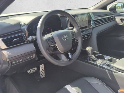 Used 2025 Toyota Camry SE w/ Convenience Package FWD image 9
