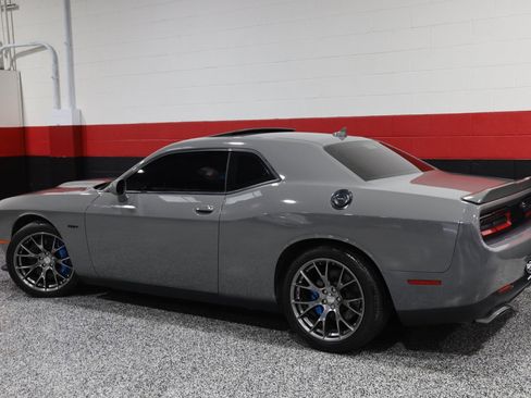 Used 2017 Dodge Challenger SRT image 24