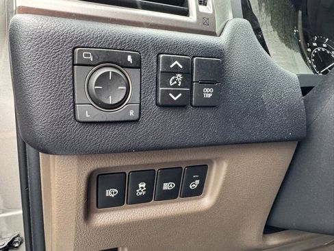 Used 2023 Lexus GX 460 Premium image 17