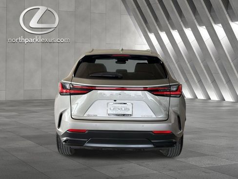 Certified 2025 Lexus NX 250 FWD w/ Towing Package (2000 Lbs) image 28