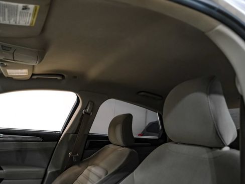 Used 2017 Ford Fusion SE FWD image 28