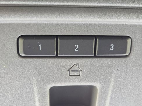 Used 2022 GMC Sierra 3500 SLT w/ SLT Convenience Package image 21