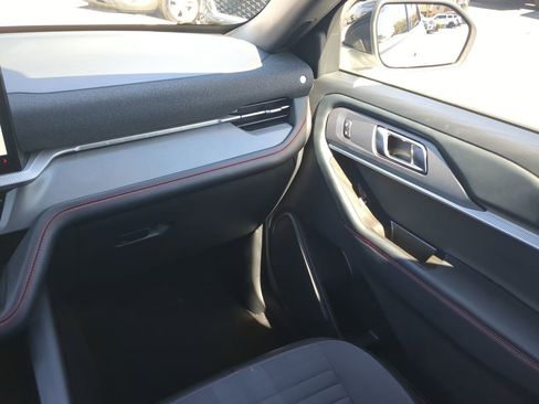 Certified 2025 Ford Explorer ST-Line w/ Premium Package image 17