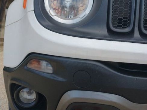 Used 2017 Jeep Renegade Trailhawk w/ Popular Equipment Group image 5