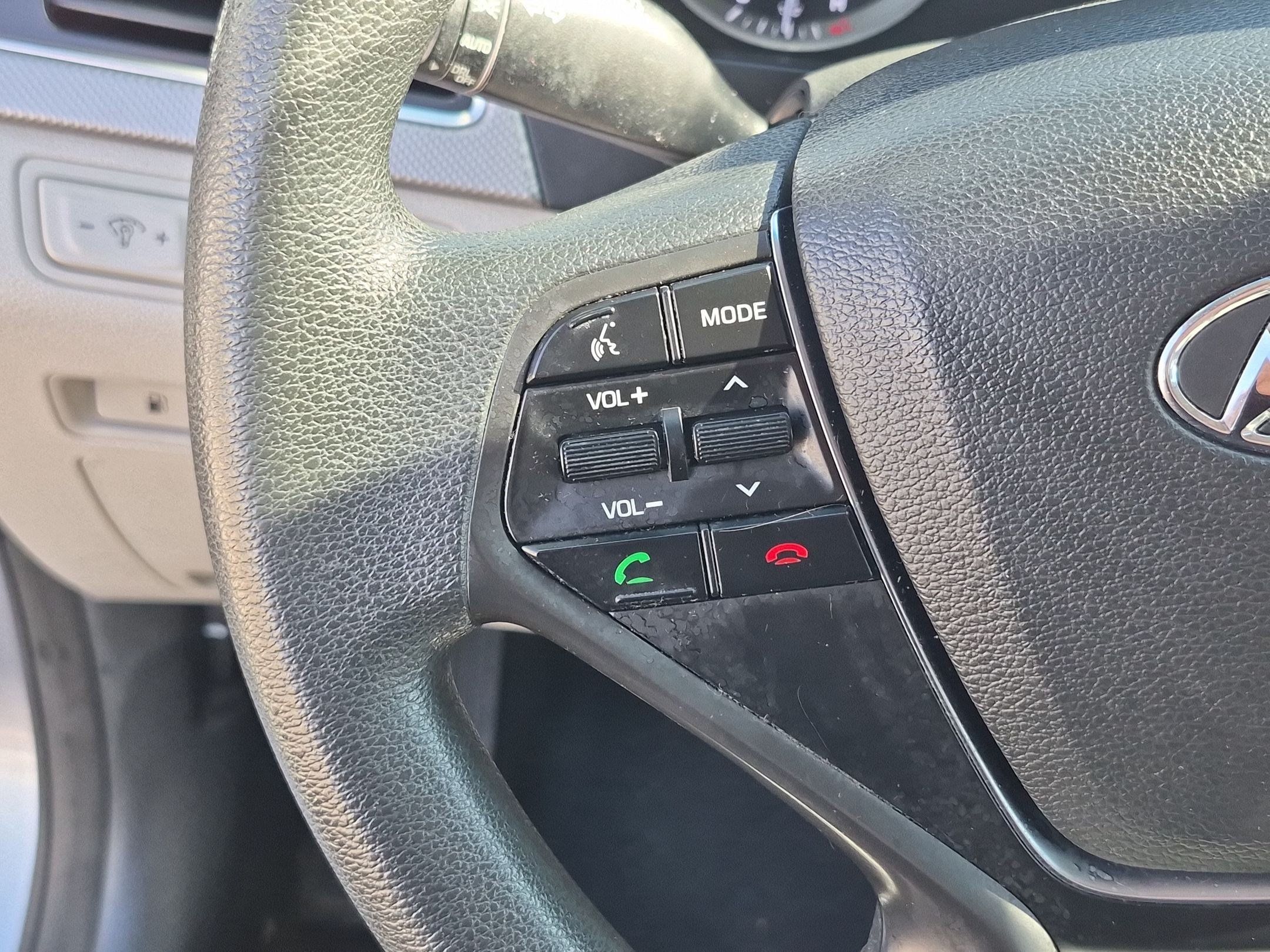 Used 2015 Hyundai Sonata SE w/ Option Group 09 FWD image 18