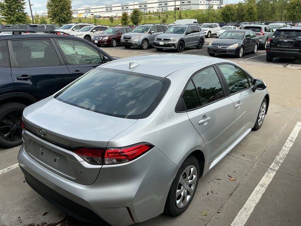 Used 2025 Toyota Corolla LE FWD image 7