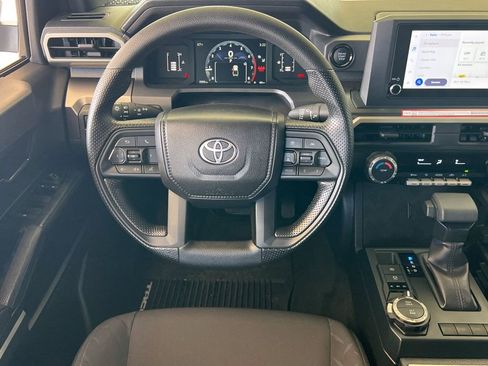 Certified 2025 Toyota Tacoma SR5 AWD/4WD image 17