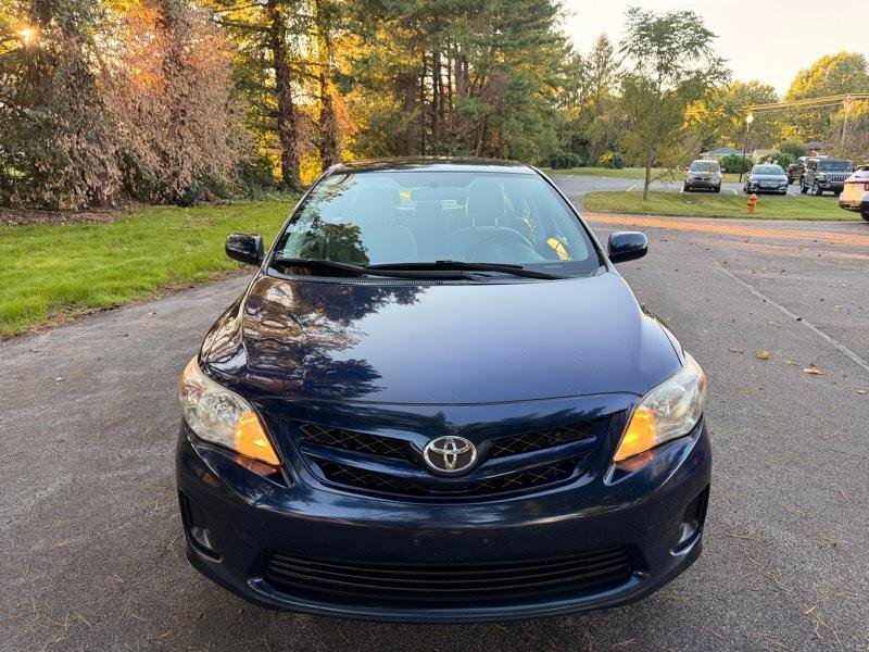 Used 2011 Toyota Corolla LE FWD image 2