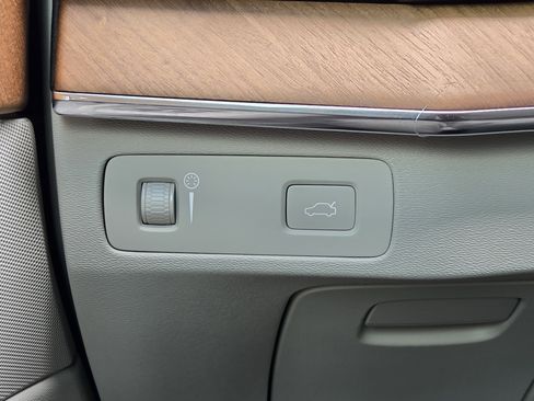 Used 2021 Volvo XC90 T6 Momentum w/ Protection Package Premier image 31