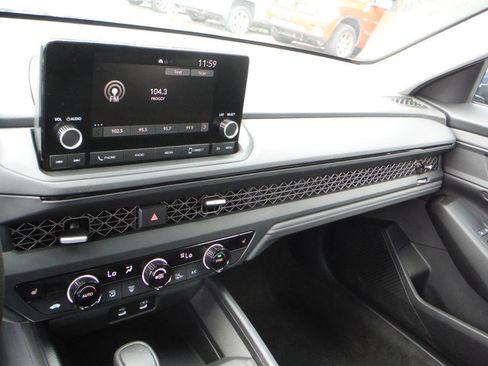 Used 2024 Honda Accord EX image 19