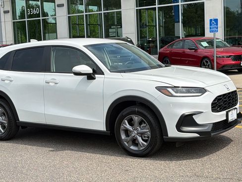 Certified 2026 Honda HR-V LX image 1
