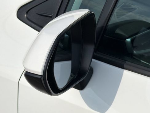 Used 2022 Toyota Corolla LE FWD image 29