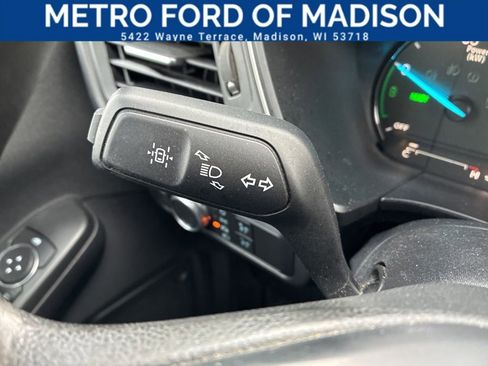 Used 2022 Ford Escape SE image 28