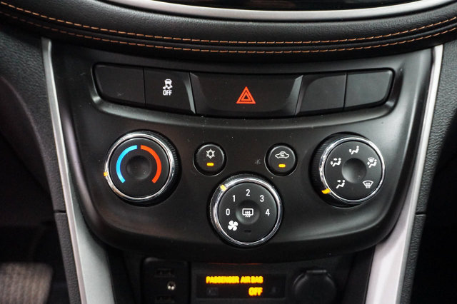 Used 2022 Chevrolet Trax LT w/ LT Convenience Package FWD image 14