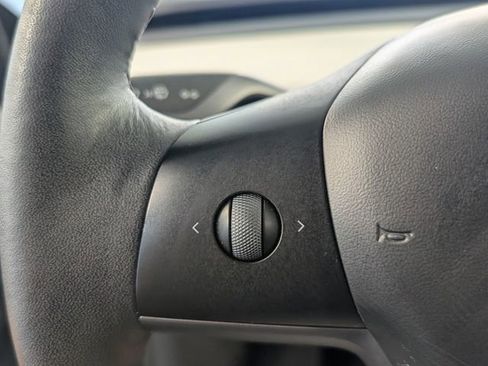 Used 2023 Tesla Model Y Long Range image 21