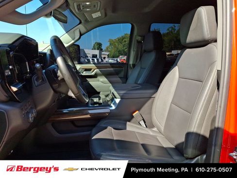 Used 2026 Chevrolet Silverado 2500 LT w/ Leather Package AWD/4WD image 16