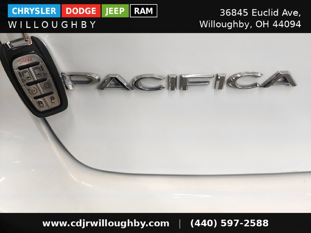 Used 2025 Chrysler Pacifica Select FWD image 43