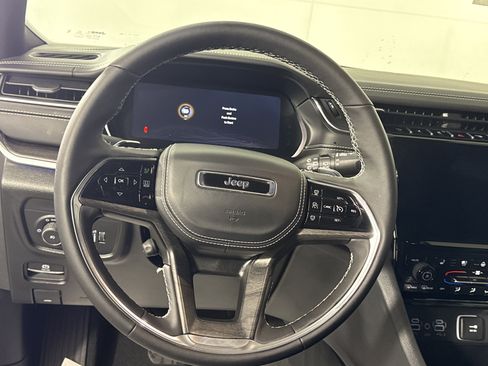 New 2025 Jeep Grand Cherokee Overland image 16