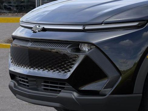 New 2026 Chevrolet Equinox EV LT image 13