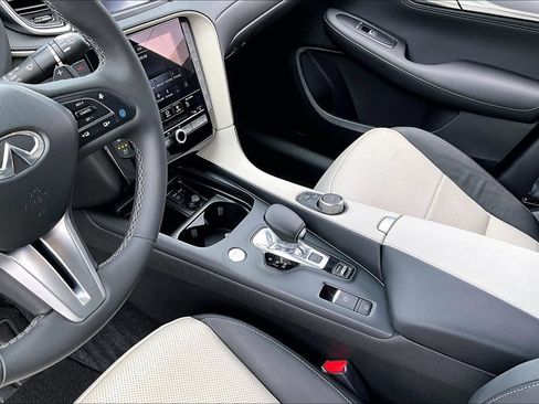 Certified 2023 INFINITI QX55 Essential AWD/4WD image 19