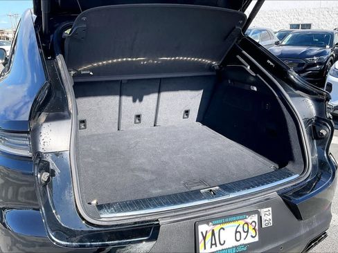 Used 2025 Porsche Cayenne Coupe AWD/4WD image 18