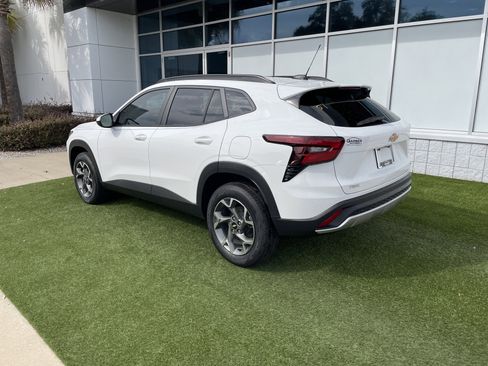 New 2025 Chevrolet Trax LT w/ Driver Confidence Package image 5