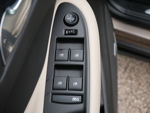 Used 2018 Buick Envision Premium image 19