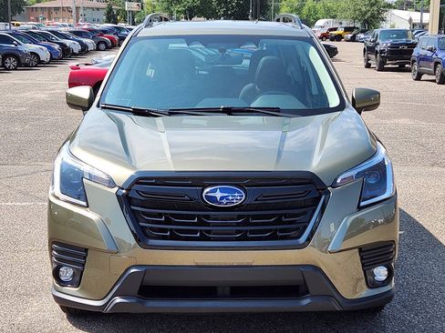Used 2024 Subaru Forester Premium AWD/4WD image 5