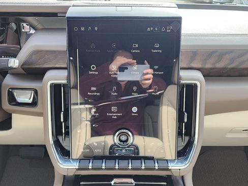 New 2026 GMC Yukon XL Denali w/ Denali Reserve Package image 30