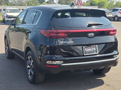 Used 2022 Kia Sportage LX AWD/4WD image 6