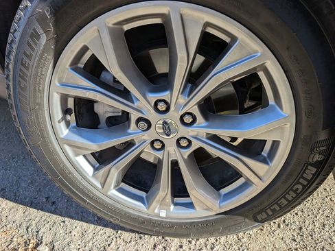 Used 2022 Ford Explorer XLT w/ Equipment Group 202A image 13