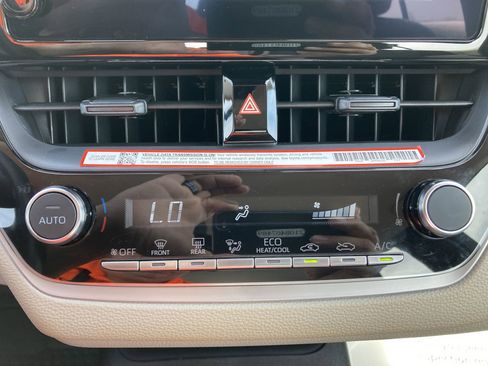 Certified 2025 Toyota Corolla LE image 17