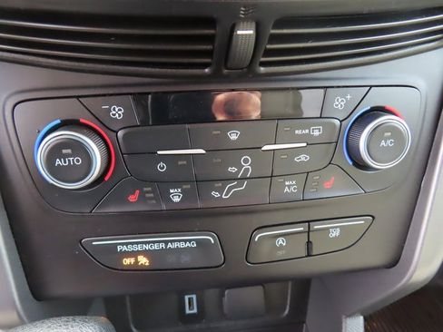 Used 2018 Ford Escape SE w/ SE Sync 3 Package image 32