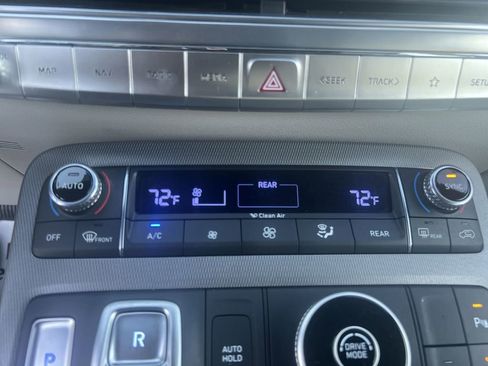 Used 2021 Hyundai Palisade Limited image 16