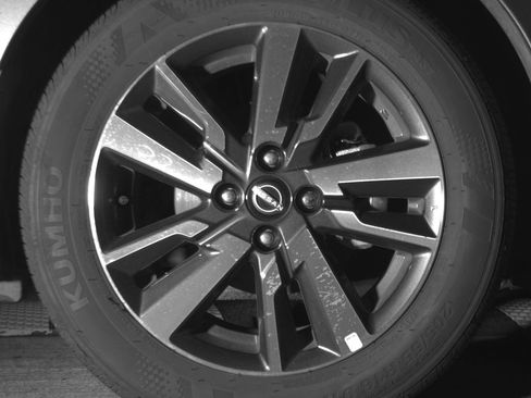 Used 2025 Nissan Versa SV FWD image 13