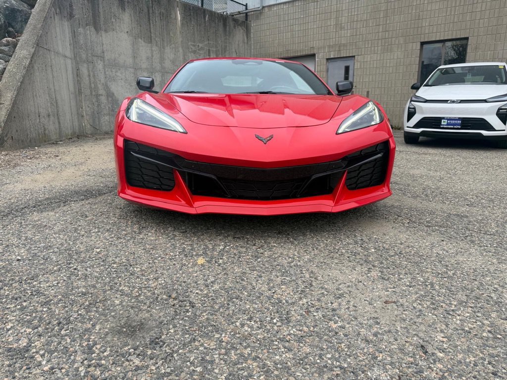 Used 2025 Chevrolet Corvette Z06 RWD image 13