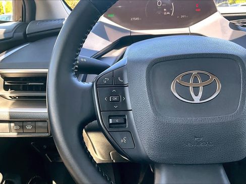 Certified 2025 Toyota Prius LE FWD image 23