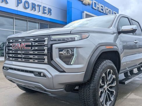 Used 2023 GMC Canyon Denali image 12