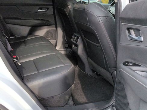 Used 2025 Nissan Murano SV image 18