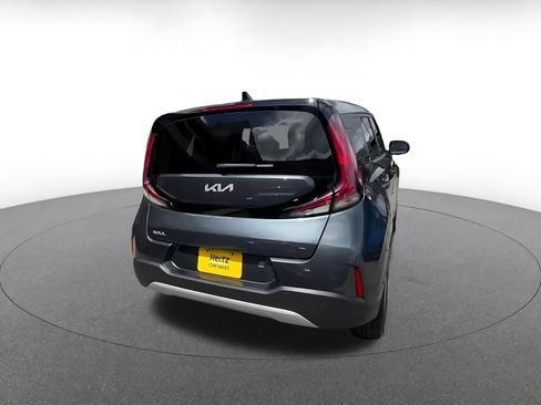 Used 2025 Kia Soul LX w/ LX Technology Package FWD image 13