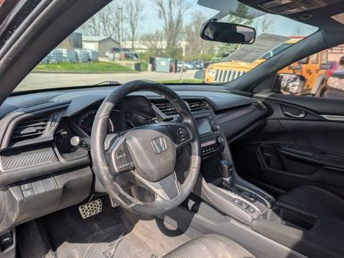 Used 2017 Honda Civic Sport image 8