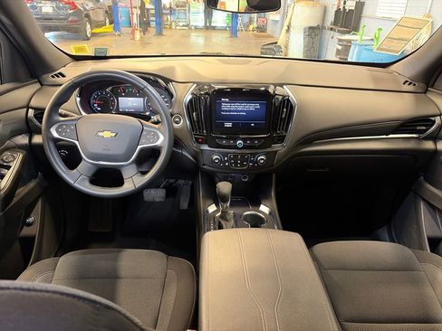 Used 2023 Chevrolet Traverse LT AWD/4WD image 19