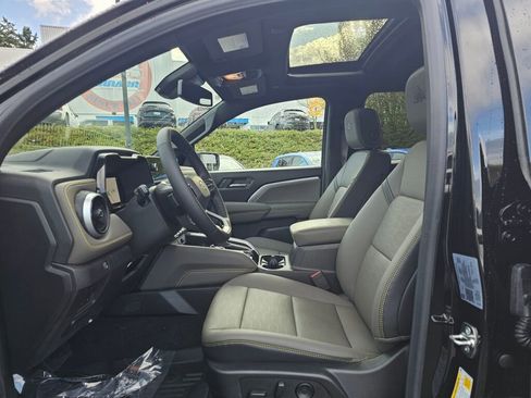 New 2025 Chevrolet Colorado ZR2 w/ ZR2 Bison Edition image 13