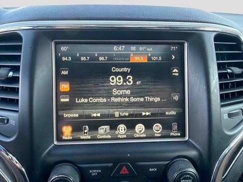 Used 2017 Jeep Grand Cherokee Limited AWD/4WD image 22