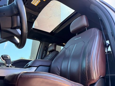 Used 2015 Ford F150 Platinum w/ Equipment Group 701A Luxury AWD/4WD image 2