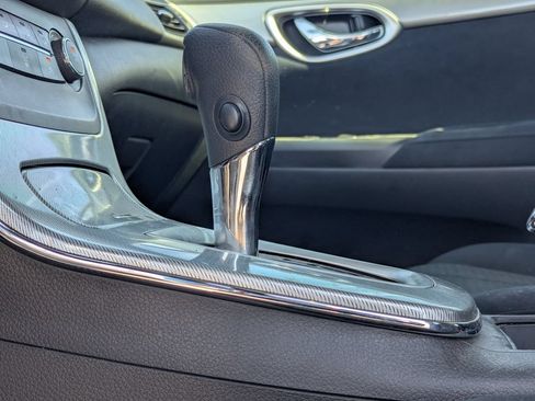 Used 2014 Nissan Sentra SR FWD image 17