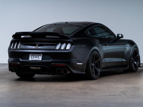 Used 2020 Ford Mustang Shelby GT500 w/ Technology Package RWD image 6