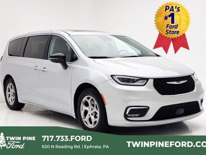 Used 2024 Chrysler Pacifica Limited